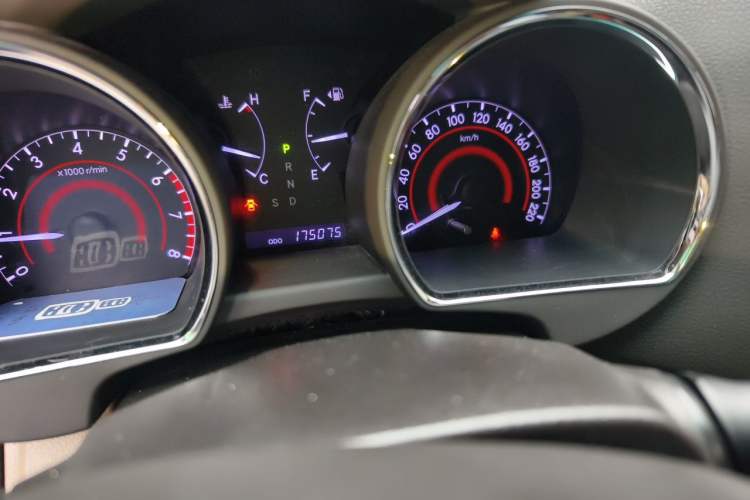 Used Toyota Highlander 2012 2.7L Two-Wheel Drive 7-Seater Elite Edition Odometer Close Up