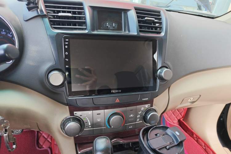 Used Toyota Highlander 2013 2.7L Two-Wheel Drive 5-Seater Purple Gold Edition Audio And AC Panel