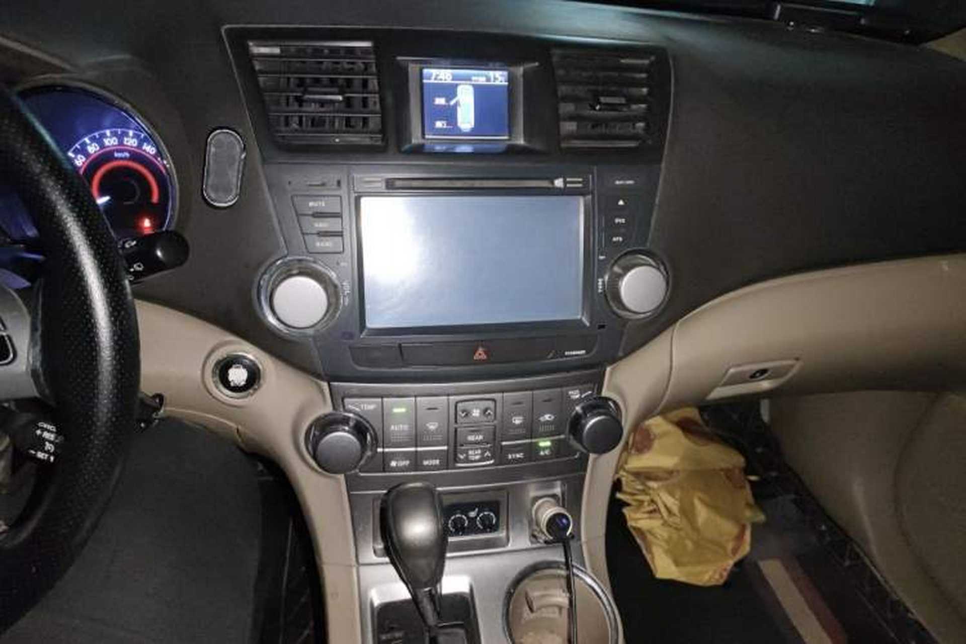 Used Toyota Highlander 2013 2.7L Two-Wheel Drive 7-Seater Zijin Edition Audio And AC Panel