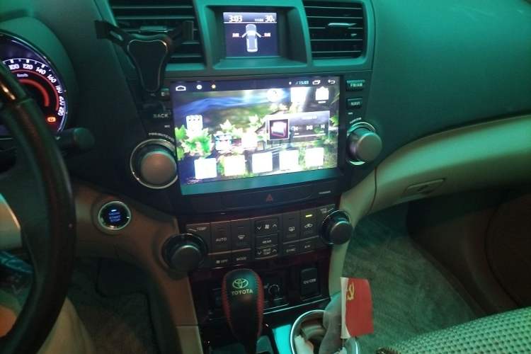Used Toyota Highlander 2013 2.7L Two-Wheel Drive 7-Seater Zijin Edition Audio And AC Panel