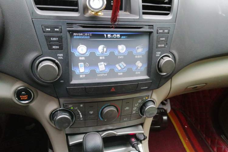 Used Toyota Highlander 2013 2.7L Two-Wheel Drive 5-Seater Purple Gold Edition Audio And AC Panel