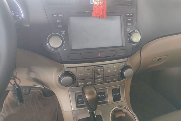 Used Toyota Highlander 2013 2.7L Two-Wheel Drive 7-Seater Zijin Edition Audio And AC Panel