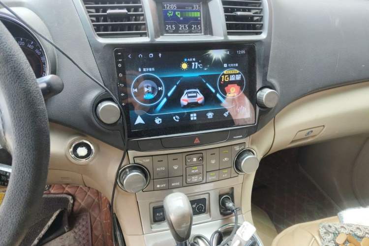 Used Toyota Highlander 2013 2.7L Two-Wheel Drive 7-Seater Zijin Edition Audio And AC Panel