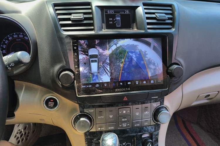 Used Toyota Highlander 2013 2.7L Two-Wheel Drive 7-Seater Zijin Edition Audio And AC Panel