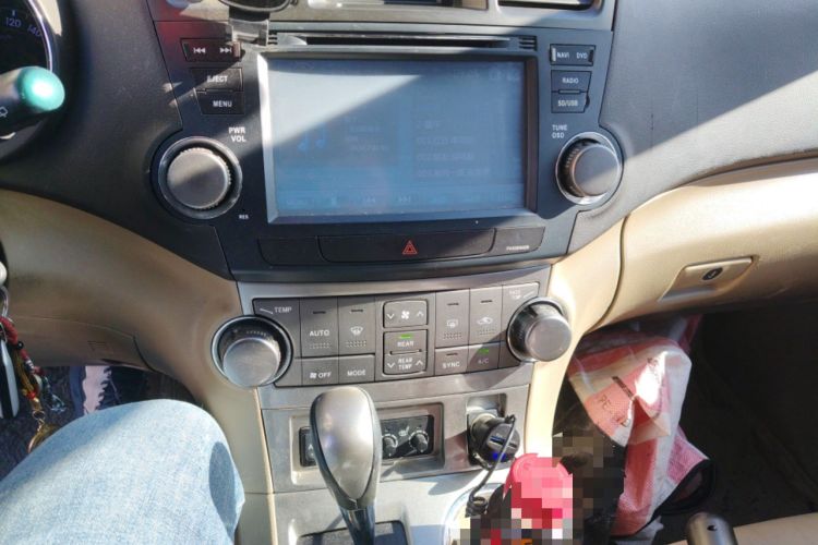 Used Toyota Highlander 2013 2.7L Two-Wheel Drive 7-Seater Zijin Edition Audio And AC Panel