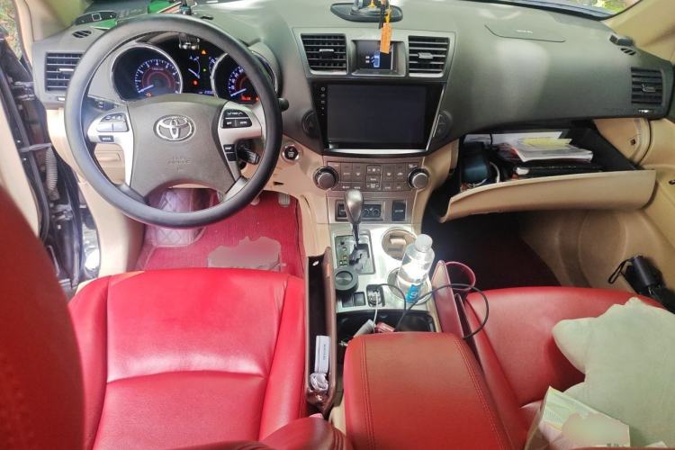 Used Toyota Highlander 2013 2.7L Two-Wheel Drive 7-Seater Zijin Edition Center Console