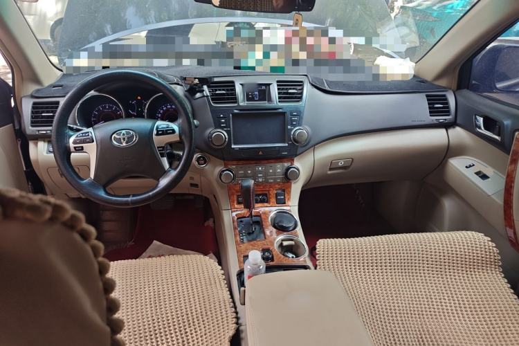Used Toyota Highlander 2013 2.7L Two-Wheel Drive 7-Seater Zijin Edition Center Console