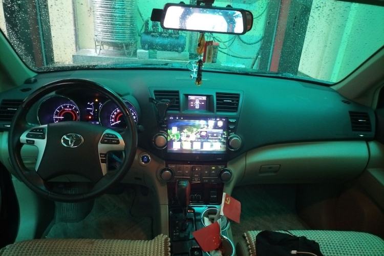 Used Toyota Highlander 2013 2.7L Two-Wheel Drive 7-Seater Zijin Edition Center Console