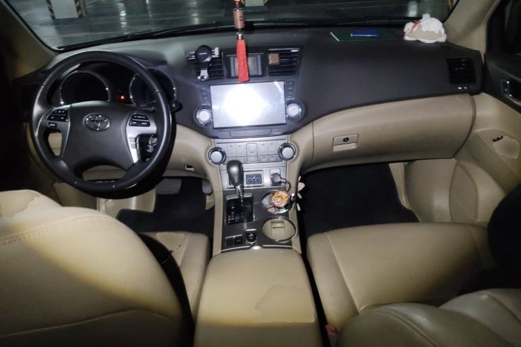 Used Toyota Highlander 2013 2.7L Two-Wheel Drive 7-Seater Zijin Edition Center Console