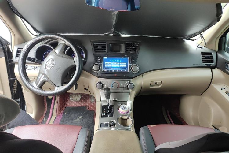 Used Toyota Highlander 2013 2.7L Two-Wheel Drive 5-Seater Purple Gold Edition Center Console