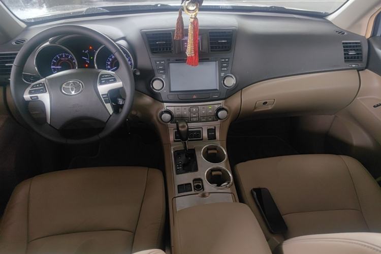 Used Toyota Highlander 2013 2.7L Two-Wheel Drive 7-Seater Zijin Edition Center Console