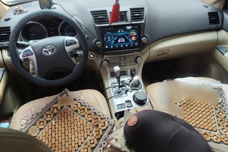 Used Toyota Highlander 2013 2.7L Two-Wheel Drive 7-Seater Zijin Edition Center Console