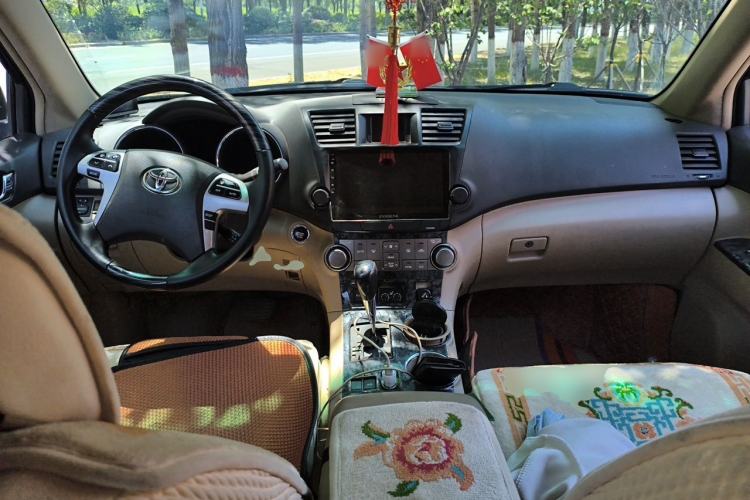 Used Toyota Highlander 2013 2.7L Two-Wheel Drive 7-Seater Zijin Edition Center Console