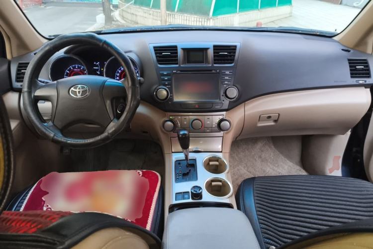 Used Toyota Highlander 2013 2.7L Two-Wheel Drive 5-Seater Purple Gold Edition Center Console