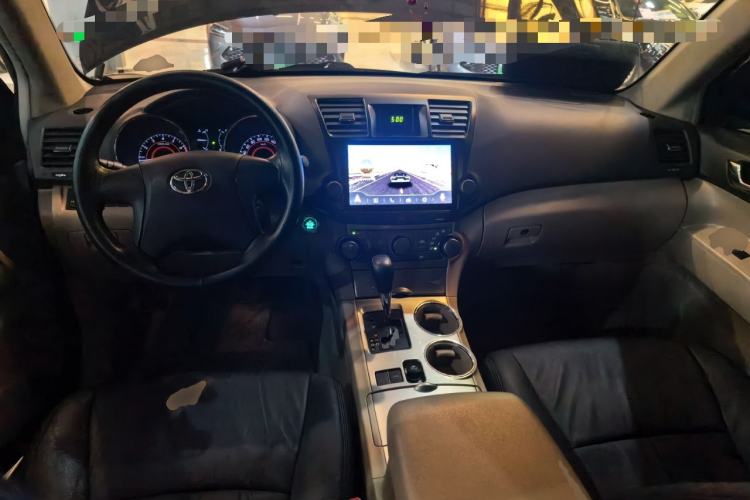 Used Toyota Highlander 2013 2.7L Two-Wheel Drive 5-Seater Purple Gold Edition Center Console