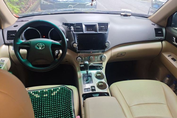 Used Toyota Highlander 2013 2.7L Two-Wheel Drive 5-Seater Purple Gold Edition Center Console