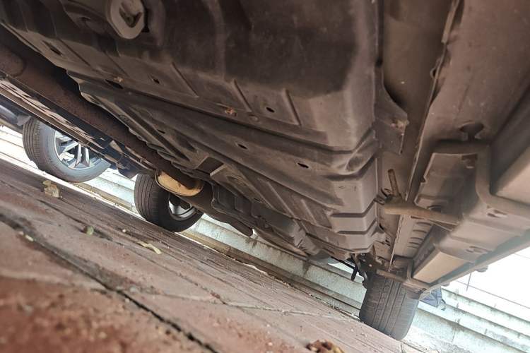 Used Toyota Highlander 2013 2.7L Two-Wheel Drive 7-Seater Zijin Edition Chassis Front Left