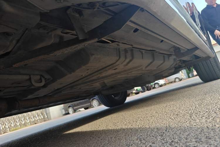 Used Toyota Highlander 2013 2.7L Two-Wheel Drive 7-Seater Zijin Edition Chassis Front Left