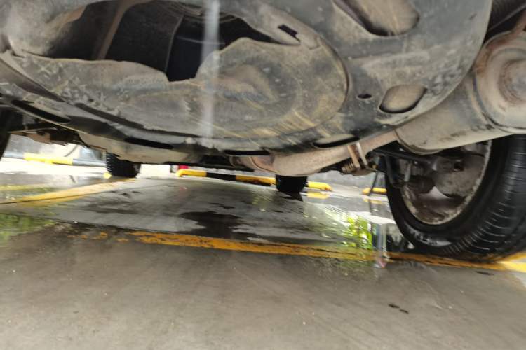 Used Toyota Highlander 2013 2.7L Two-Wheel Drive 7-Seater Zijin Edition Chassis Rear