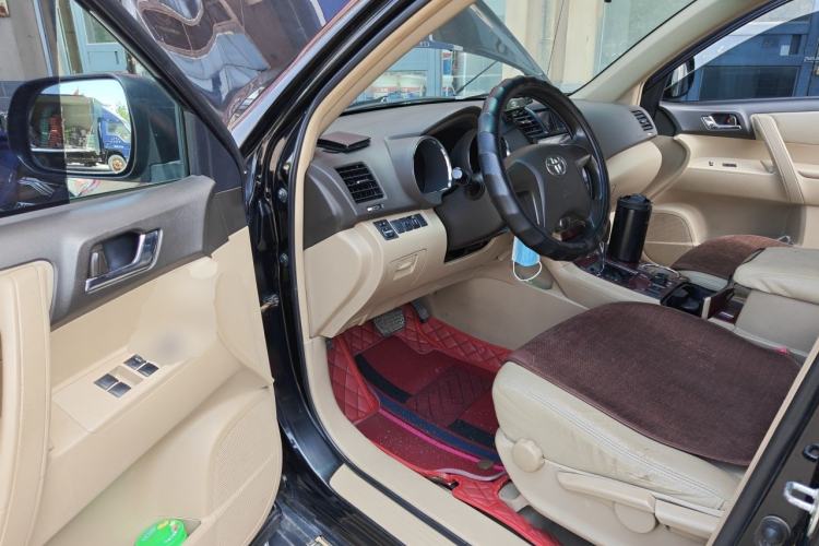 Used Toyota Highlander 2013 2.7L Two-Wheel Drive 5-Seater Purple Gold Edition Driver Seat