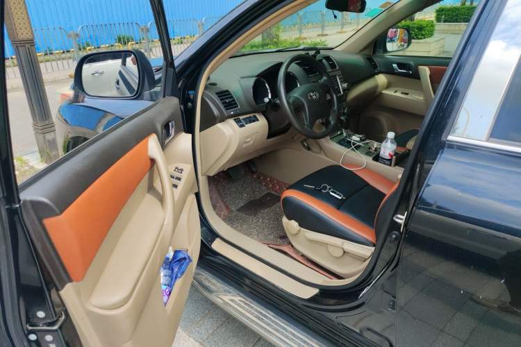 Used Toyota Highlander 2013 2.7L Two-Wheel Drive 5-Seater Purple Gold Edition Driver Seat