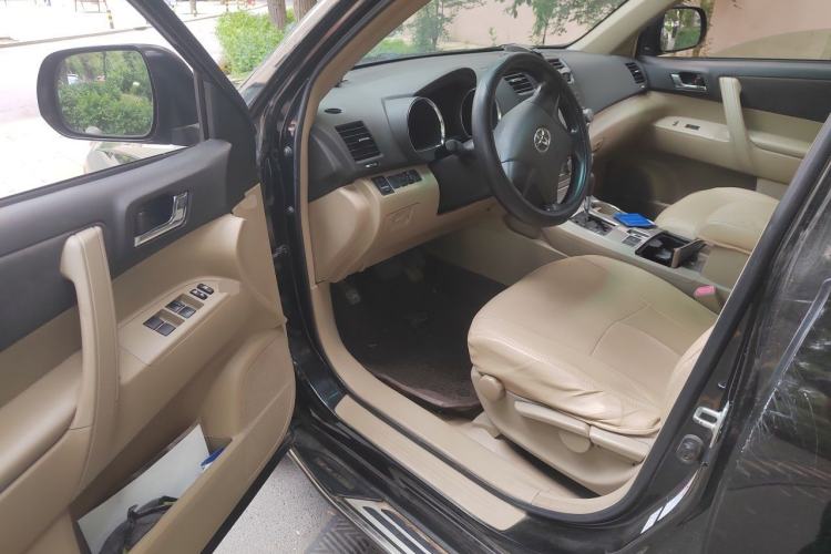 Used Toyota Highlander 2013 2.7L Two-Wheel Drive 5-Seater Purple Gold Edition Driver Seat