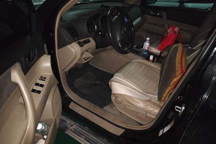 Used Toyota Highlander 2013 2.7L Two-Wheel Drive 5-Seater Purple Gold Edition Driver Seat