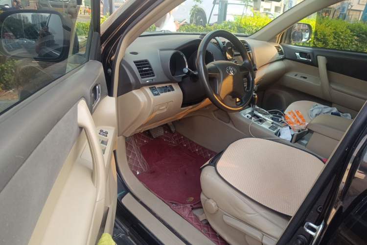 Used Toyota Highlander 2013 2.7L Two-Wheel Drive 5-Seater Purple Gold Edition Driver Seat