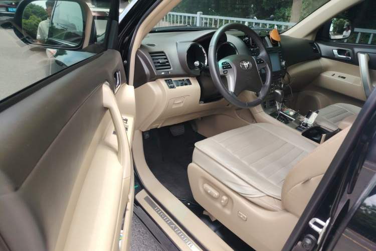 Used Toyota Highlander 2013 2.7L Two-Wheel Drive 7-Seater Zijin Edition Driver Seat
