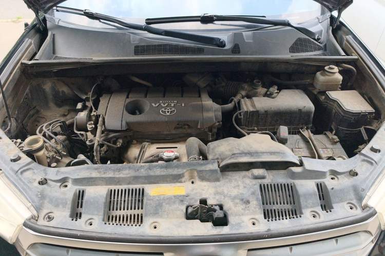 Used Toyota Highlander 2013 2.7L Two-Wheel Drive 5-Seater Purple Gold Edition Engine Bay