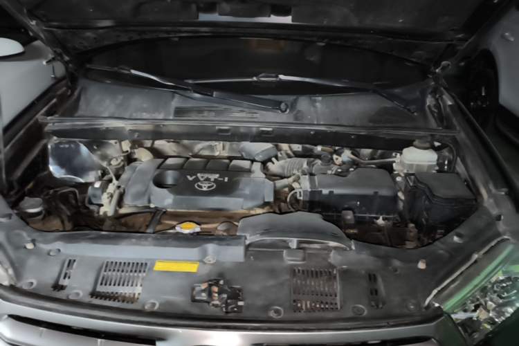 Used Toyota Highlander 2013 2.7L Two-Wheel Drive 5-Seater Purple Gold Edition Engine Bay