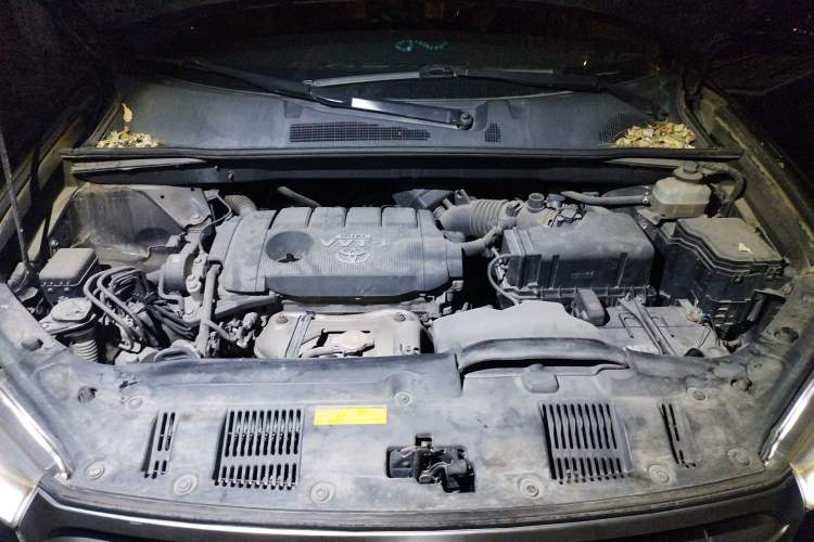 Used Toyota Highlander 2013 2.7L Two-Wheel Drive 7-Seater Zijin Edition Engine Bay