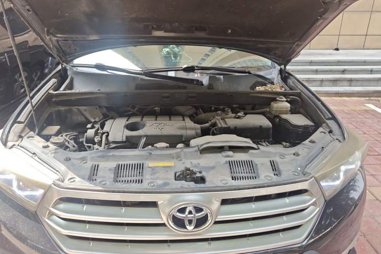 Used Toyota Highlander 2013 2.7L Two-Wheel Drive 7-Seater Zijin Edition Engine Bay
