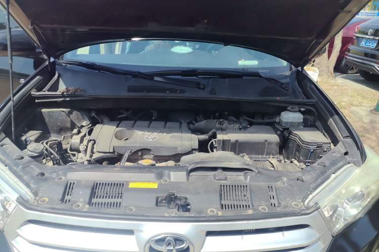 Used Toyota Highlander 2013 2.7L Two-Wheel Drive 7-Seater Zijin Edition Engine Bay