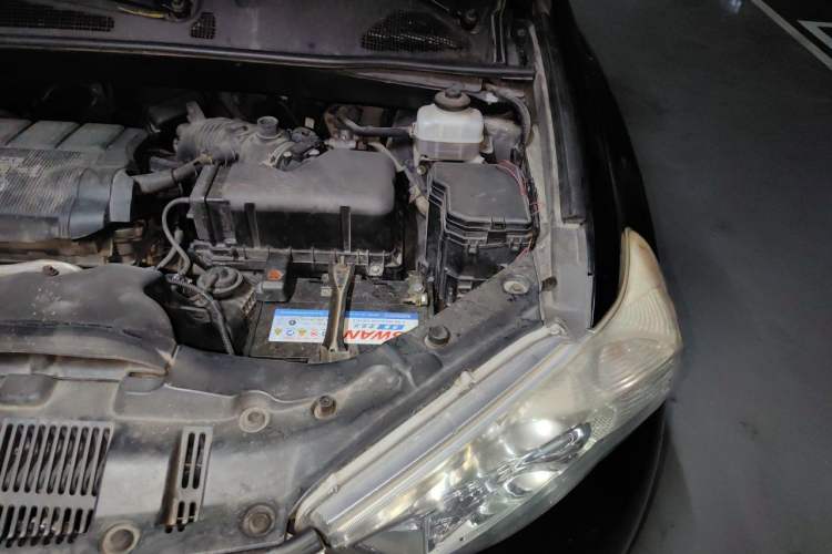 Used Toyota Highlander 2013 2.7L Two-Wheel Drive 5-Seater Purple Gold Edition Engine Bay Left