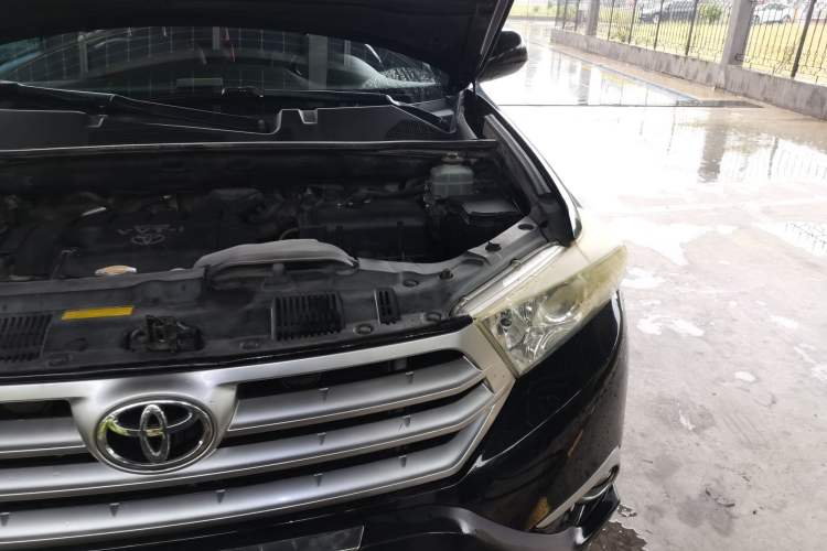 Used Toyota Highlander 2013 2.7L Two-Wheel Drive 7-Seater Zijin Edition Engine Bay Left