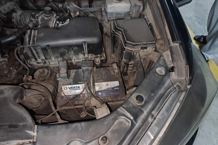 Used Toyota Highlander 2013 2.7L Two-Wheel Drive 5-Seater Purple Gold Edition Engine Bay Left