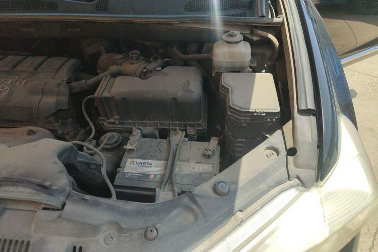 Used Toyota Highlander 2013 2.7L Two-Wheel Drive 5-Seater Purple Gold Edition Engine Bay Left