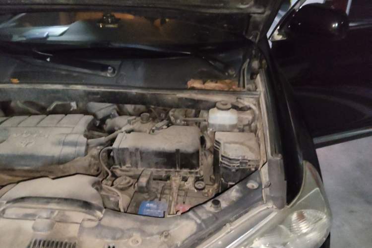 Used Toyota Highlander 2013 2.7L Two-Wheel Drive 5-Seater Purple Gold Edition Engine Bay Left