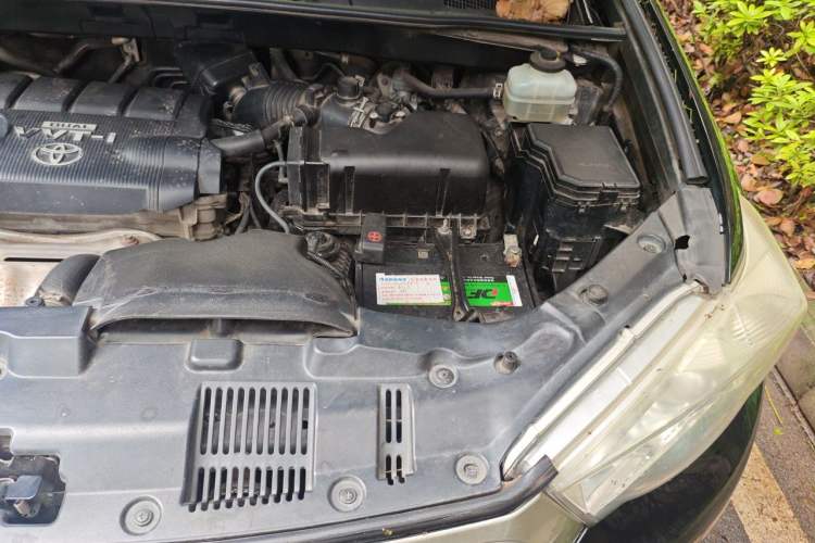 Used Toyota Highlander 2013 2.7L Two-Wheel Drive 5-Seater Purple Gold Edition Engine Bay Left