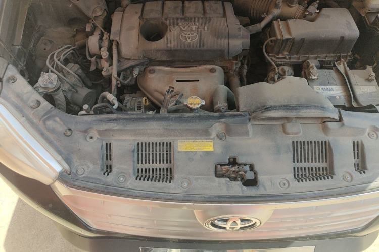Used Toyota Highlander 2013 2.7L Two-Wheel Drive 5-Seater Purple Gold Edition Engine Bay