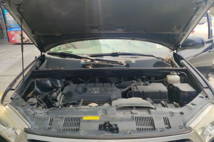 Used Toyota Highlander 2013 2.7L Two-Wheel Drive 5-Seater Purple Gold Edition Engine Bay