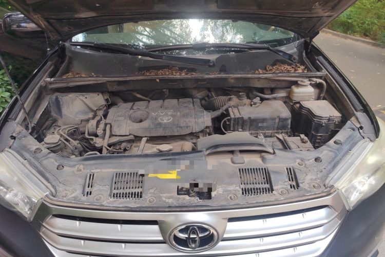 Used Toyota Highlander 2013 2.7L Two-Wheel Drive 5-Seater Purple Gold Edition Engine Bay