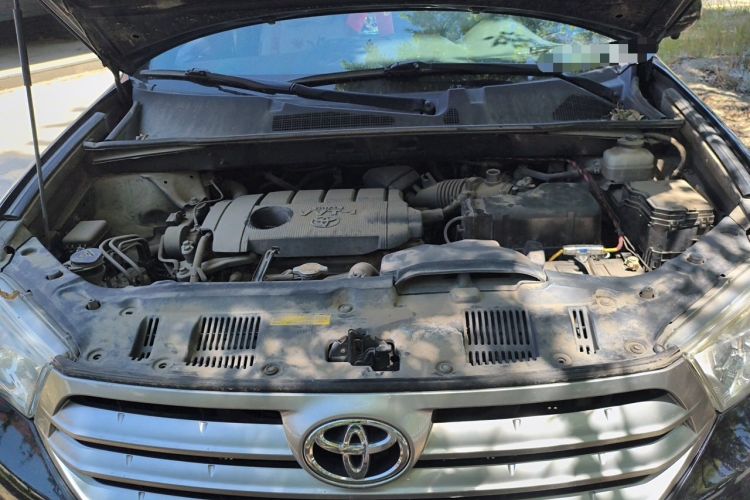 Used Toyota Highlander 2013 2.7L Two-Wheel Drive 7-Seater Zijin Edition Engine Bay