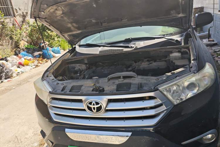 Used Toyota Highlander 2013 2.7L Two-Wheel Drive 5-Seater Purple Gold Edition Engine Bay
