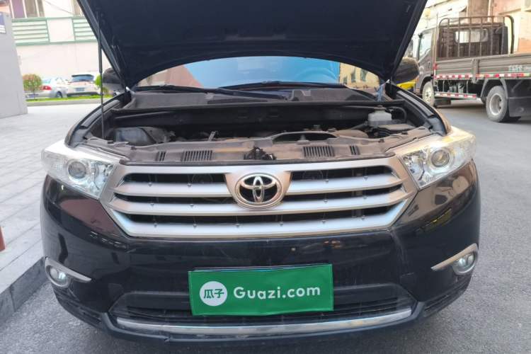 Used Toyota Highlander 2013 2.7L Two-Wheel Drive 5-Seater Purple Gold Edition Engine Bay