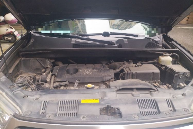 Used Toyota Highlander 2013 2.7L Two-Wheel Drive 5-Seater Purple Gold Edition Engine Bay