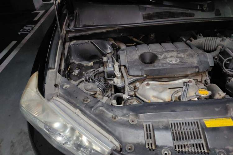 Used Toyota Highlander 2013 2.7L Two-Wheel Drive 5-Seater Purple Gold Edition Engine Bay Right