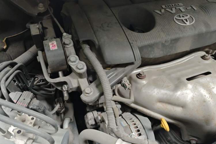 Used Toyota Highlander 2013 2.7L Two-Wheel Drive 5-Seater Purple Gold Edition Engine Bay Right