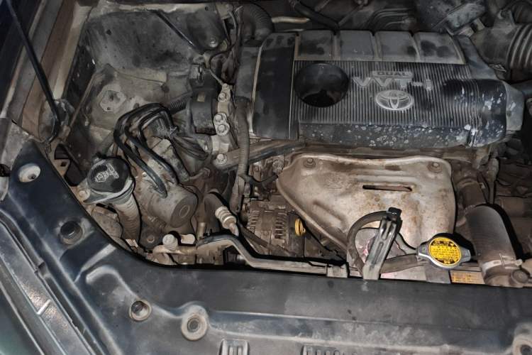 Used Toyota Highlander 2013 2.7L Two-Wheel Drive 5-Seater Purple Gold Edition Engine Bay Right